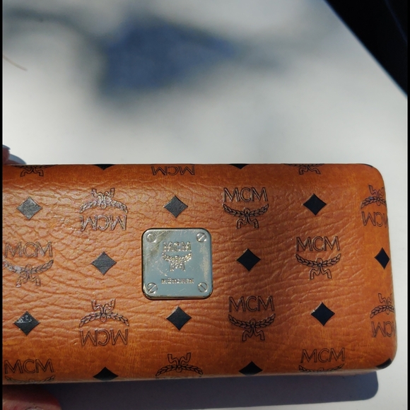 MCM Logo Sunglasses - Picture 4 of 4